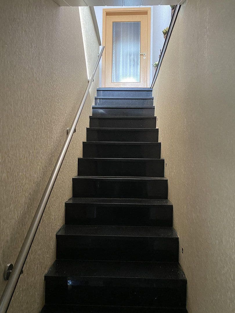 Predaj domu 305 m², pozemek 1.138 m², Hiddenhausen, Severné Porýnie - Westfálsko Predaj domu 305 m², pozemek 1.138 m², Hiddenhausen, Severné Porýnie - Westfálsko