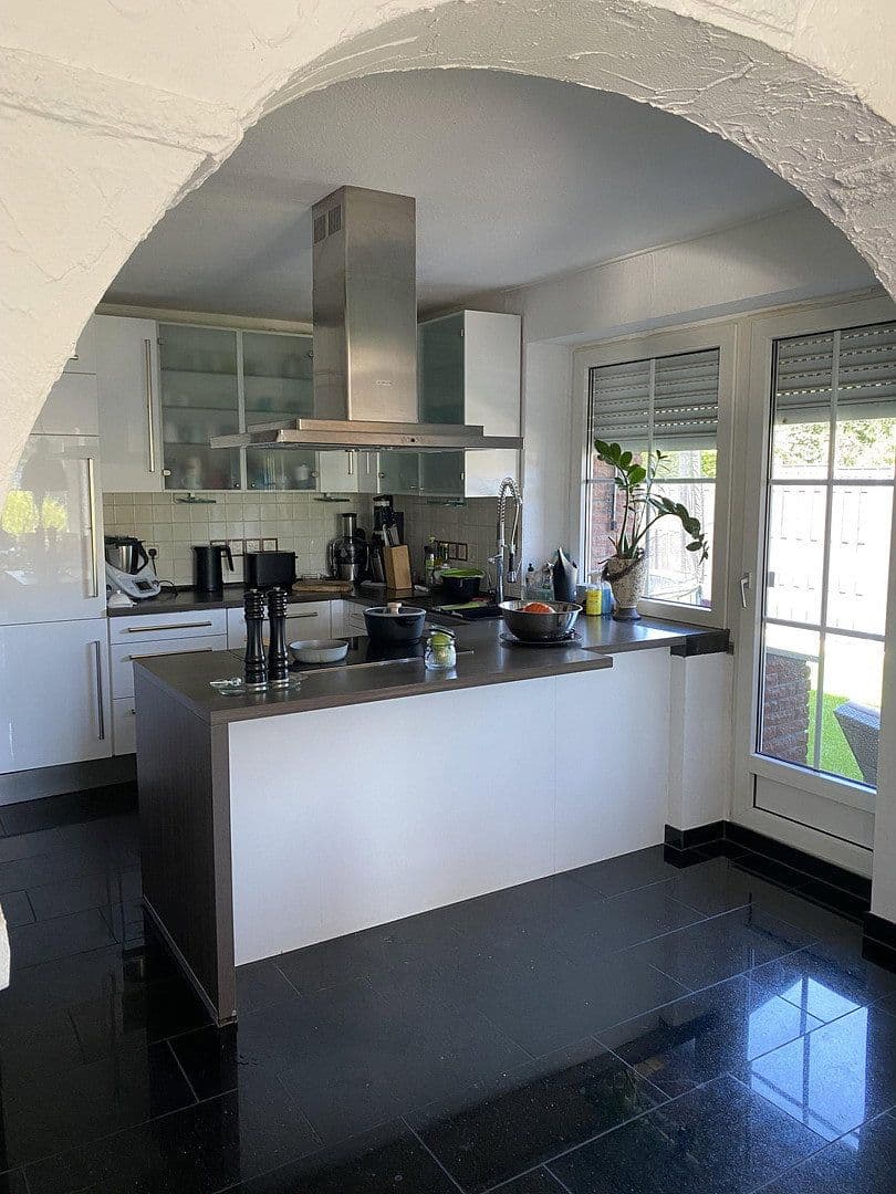 Predaj domu 305 m², pozemek 1.138 m², Hiddenhausen, Severné Porýnie - Westfálsko Predaj domu 305 m², pozemek 1.138 m², Hiddenhausen, Severné Porýnie - Westfálsko