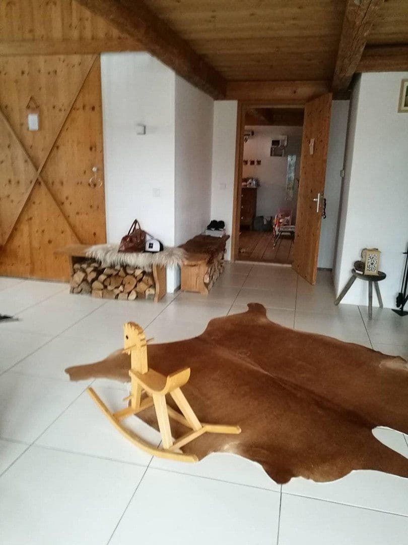 Prenájom domu 200 m², pozemek 250 m², St Bartholomäus-Weg 2, Holzkirchen, Bavorsko Prenájom domu 200 m², pozemek 250 m², St Bartholomäus-Weg 2, Holzkirchen, Bavorsko