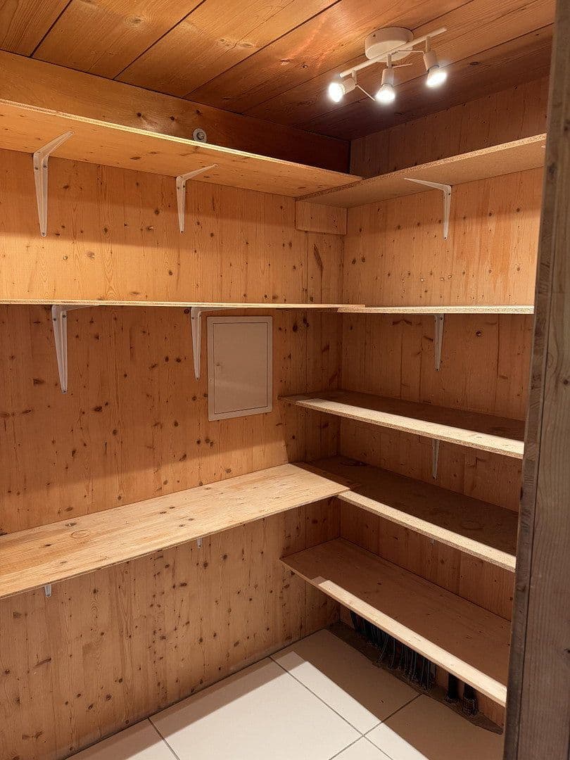 Prenájom domu 200 m², pozemek 250 m², St Bartholomäus-Weg 2, Holzkirchen, Bavorsko Prenájom domu 200 m², pozemek 250 m², St Bartholomäus-Weg 2, Holzkirchen, Bavorsko