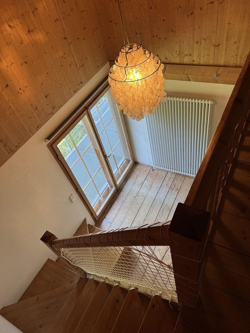 Prenájom domu 200 m², pozemek 250 m², St Bartholomäus-Weg 2, Holzkirchen, Bavorsko Prenájom domu 200 m², pozemek 250 m², St Bartholomäus-Weg 2, Holzkirchen, Bavorsko