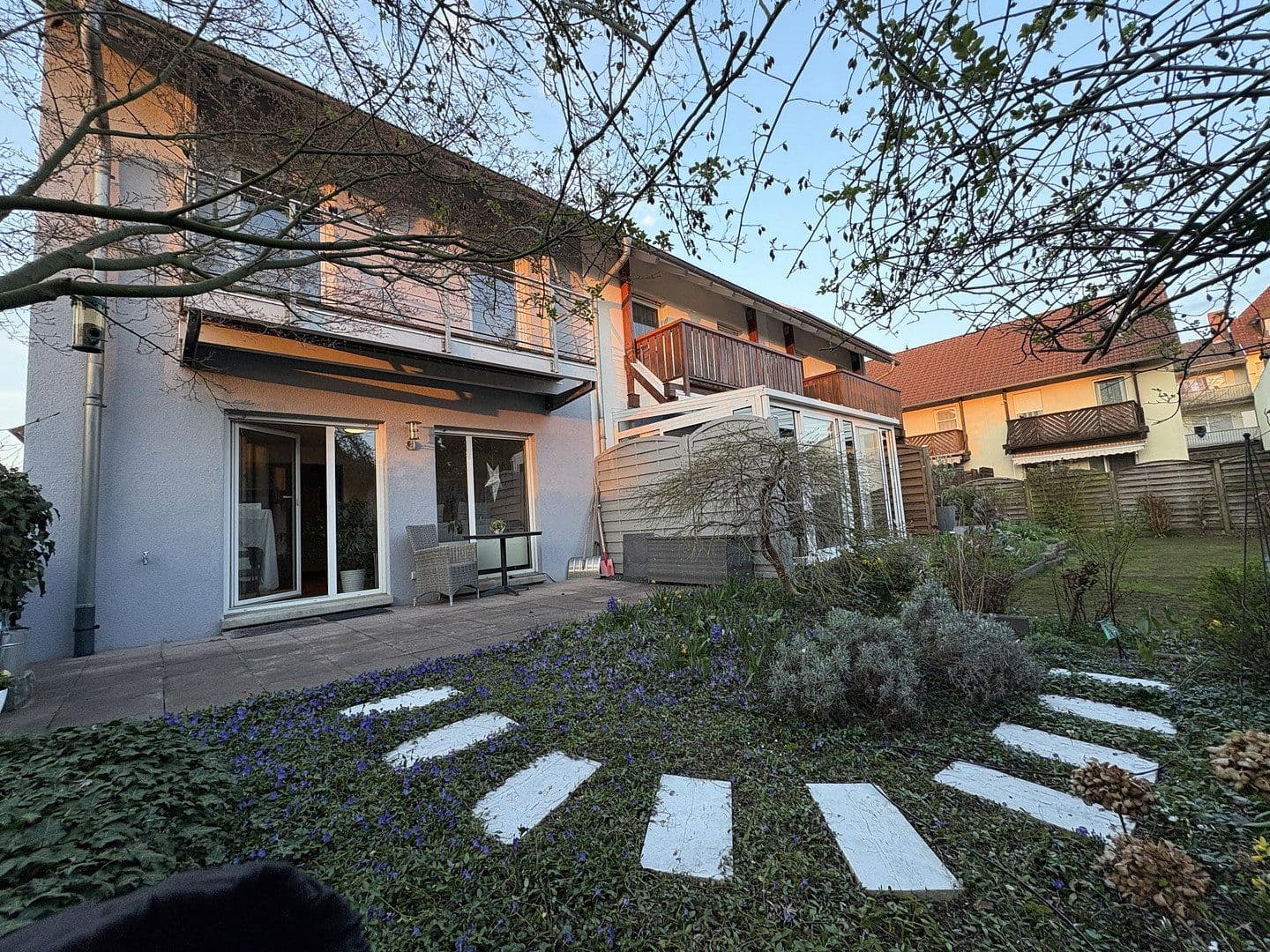 Predaj domu 140 m², pozemek 156 m², Neulußheim, Bádensko-Wurttembersko Predaj domu 140 m², pozemek 156 m², Neulußheim, Bádensko-Wurttembersko