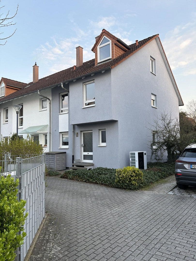 Predaj domu 140 m², pozemek 156 m², Neulußheim, Bádensko-Wurttembersko Predaj domu 140 m², pozemek 156 m², Neulußheim, Bádensko-Wurttembersko