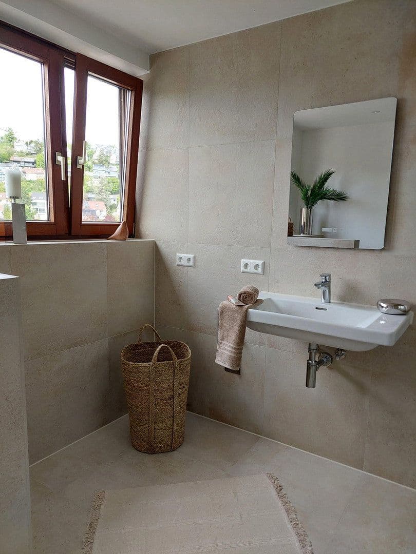 Predaj bytu 4-izbový 93 m², Leonberg, Bádensko-Wurttembersko Predaj bytu 4-izbový 93 m², Leonberg, Bádensko-Wurttembersko