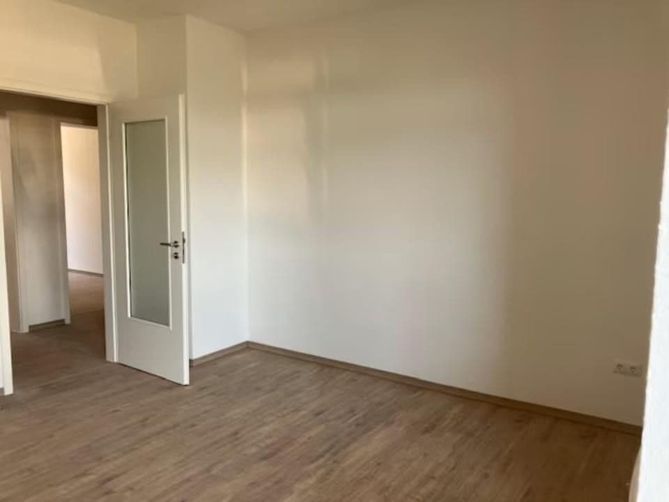 Prenájom bytu 2-izbový 61 m², Leißnerstraße 72, Plavno, Sasko Prenájom bytu 2-izbový 61 m², Leißnerstraße 72, Plavno, Sasko