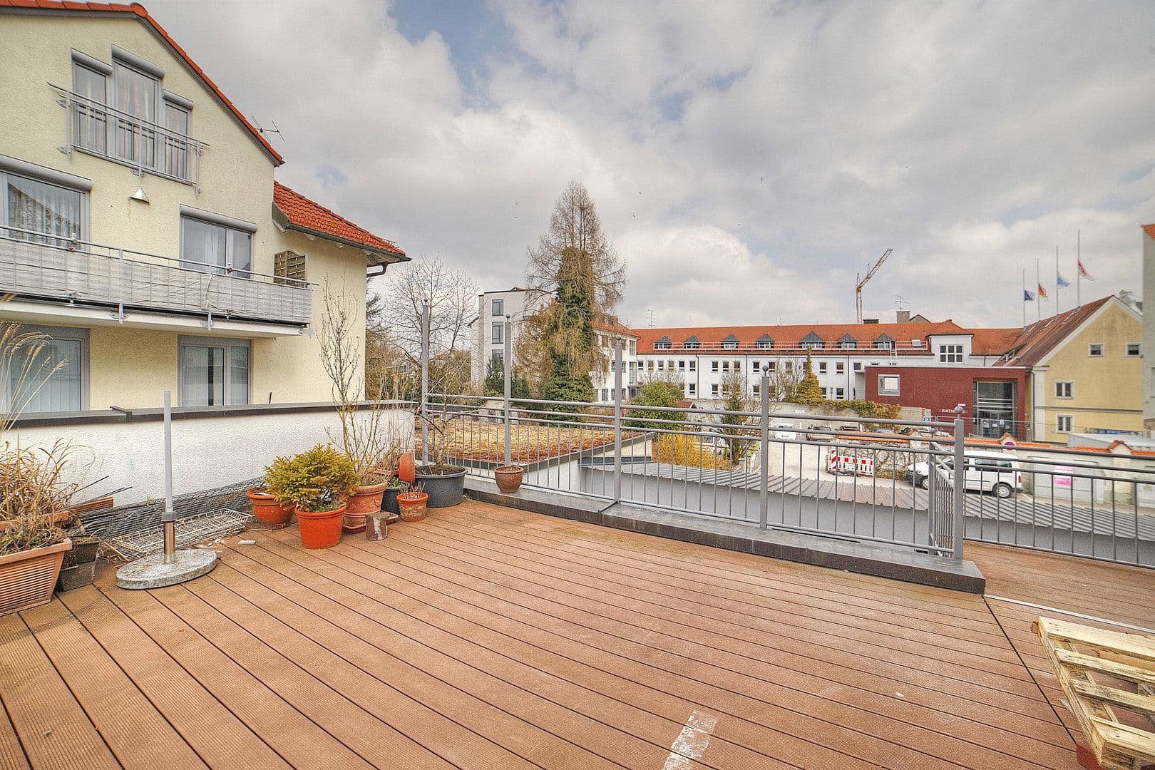 Prenájom bytu 4-izbový 173 m², Pucher Str. 8, Fürstenfeldbruck, Bavorsko Prenájom bytu 4-izbový 173 m², Pucher Str. 8, Fürstenfeldbruck, Bavorsko