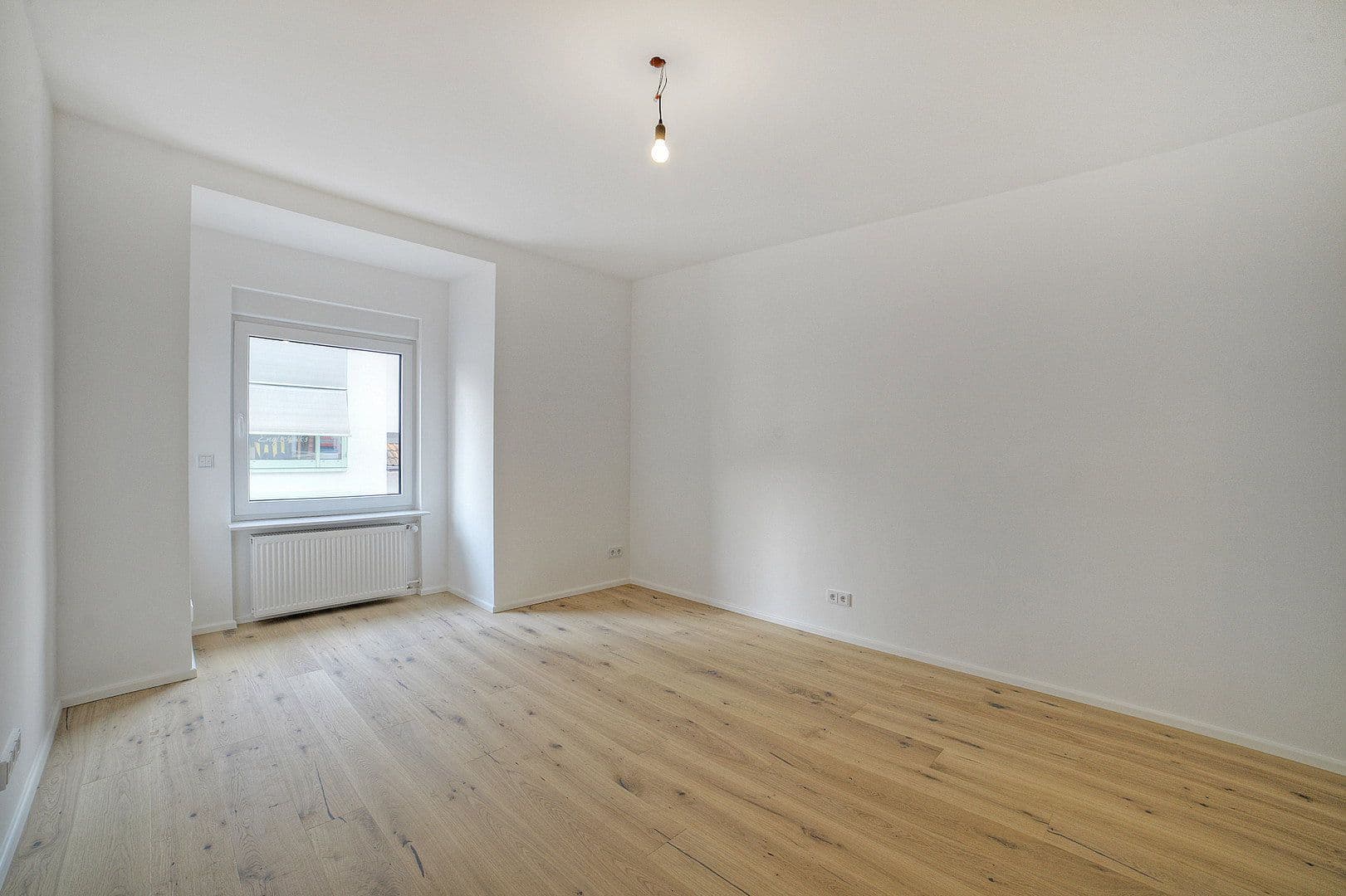 Prenájom bytu 4-izbový 173 m², Pucher Str. 8, Fürstenfeldbruck, Bavorsko Prenájom bytu 4-izbový 173 m², Pucher Str. 8, Fürstenfeldbruck, Bavorsko