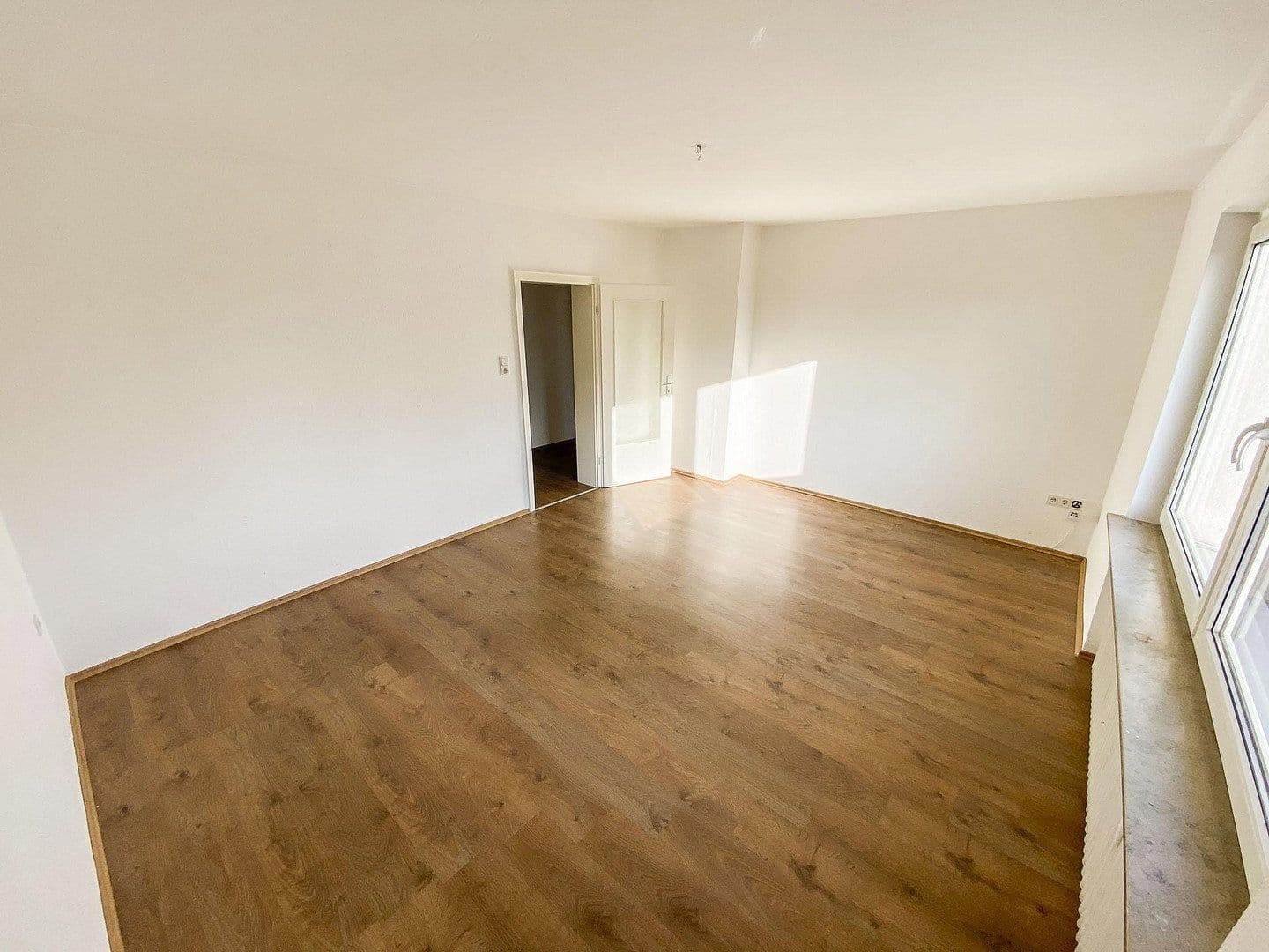 Prenájom bytu 4-izbový 93 m², Castrop-Rauxel, Severné Porýnie - Westfálsko Prenájom bytu 4-izbový 93 m², Castrop-Rauxel, Severné Porýnie - Westfálsko