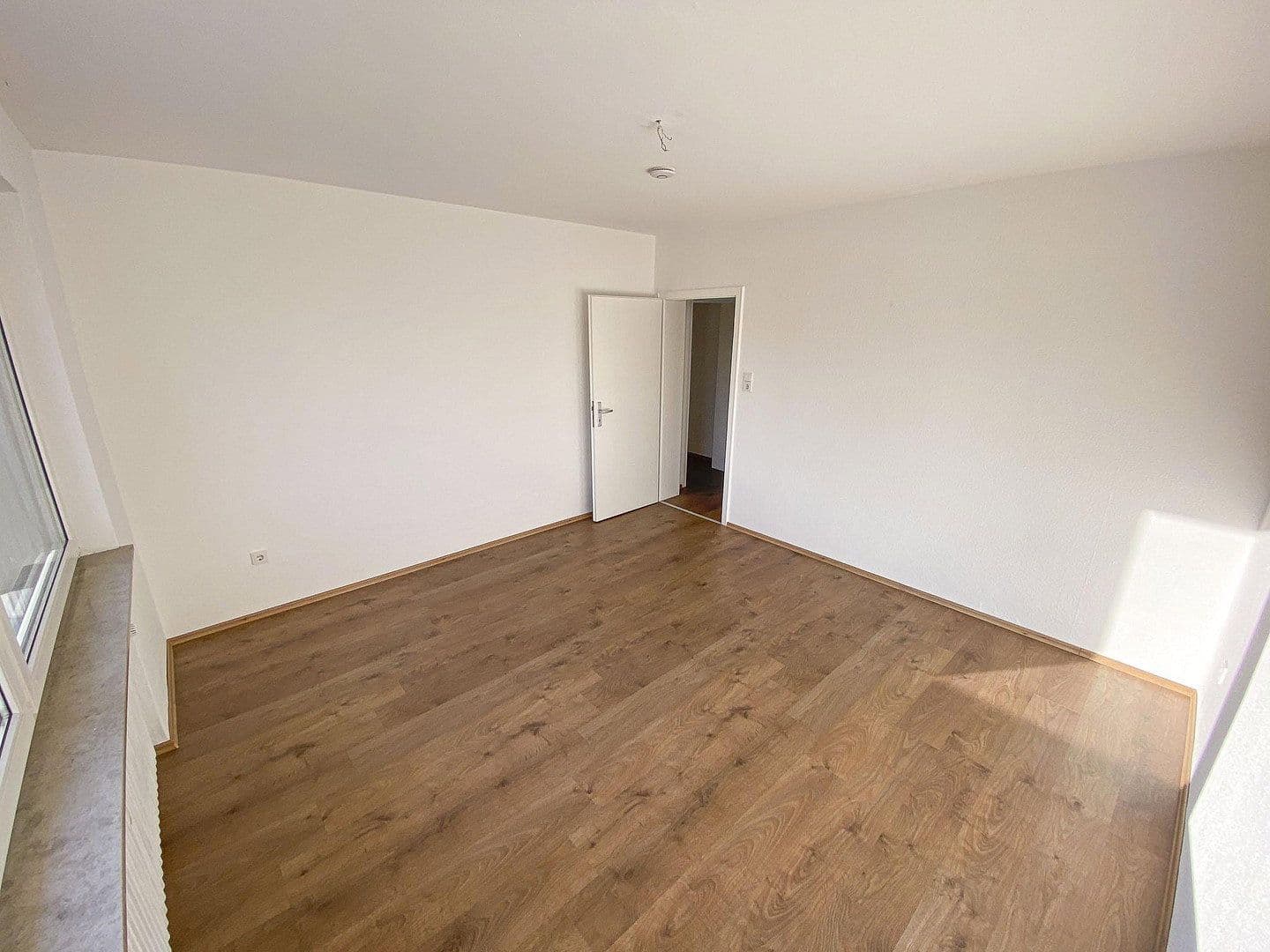 Prenájom bytu 4-izbový 93 m², Castrop-Rauxel, Severné Porýnie - Westfálsko Prenájom bytu 4-izbový 93 m², Castrop-Rauxel, Severné Porýnie - Westfálsko