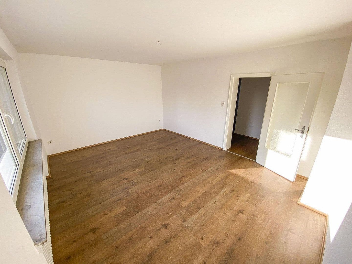 Prenájom bytu 4-izbový 93 m², Castrop-Rauxel, Severné Porýnie - Westfálsko Prenájom bytu 4-izbový 93 m², Castrop-Rauxel, Severné Porýnie - Westfálsko