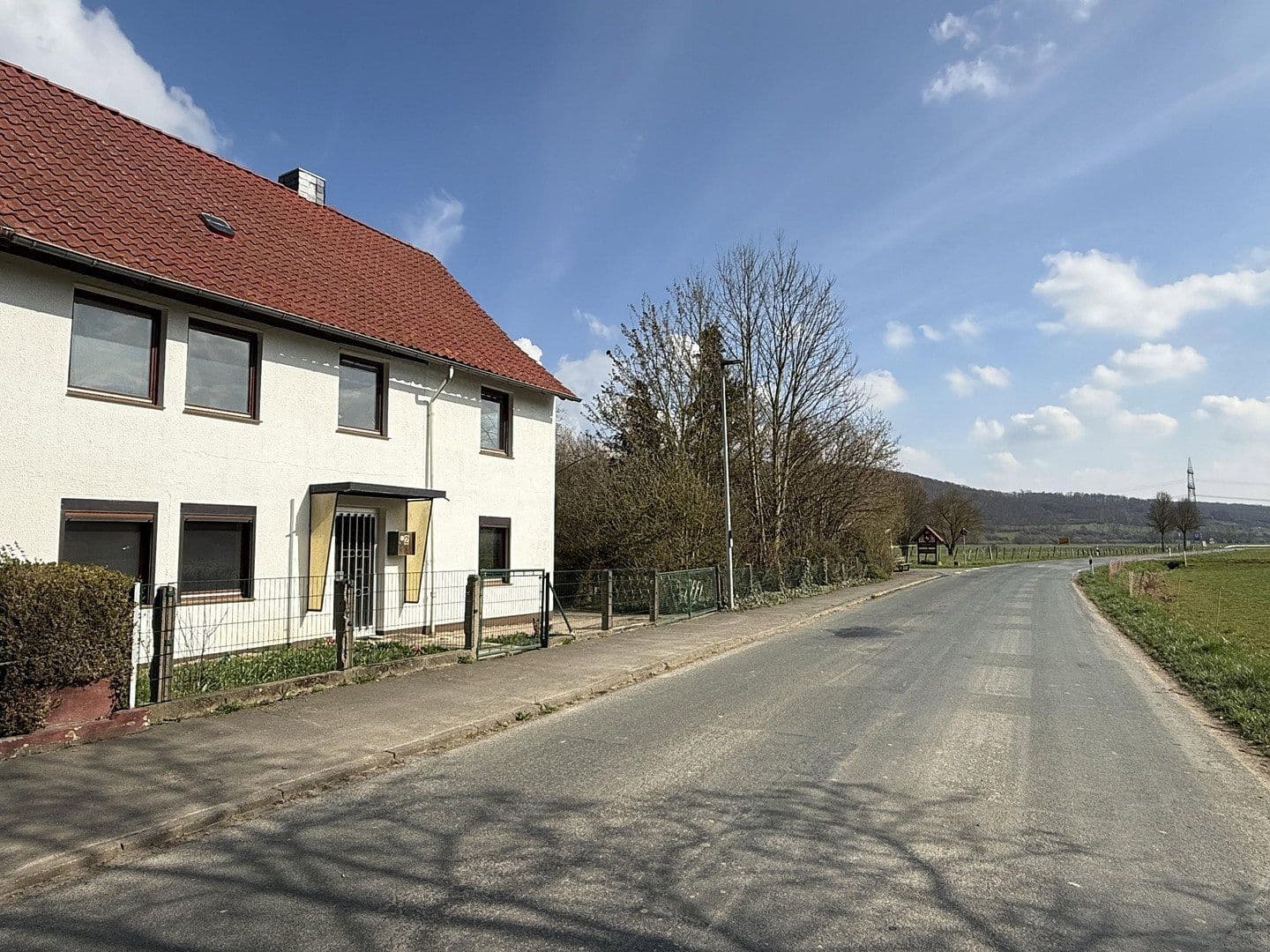 Predaj domu 200 m², pozemek 1.542 m², Einbeck, Dolné Sasko Predaj domu 200 m², pozemek 1.542 m², Einbeck, Dolné Sasko