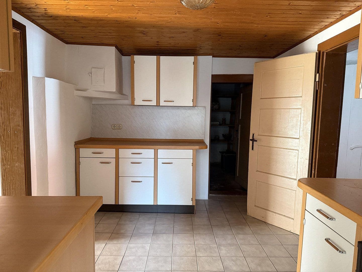 Predaj domu 200 m², pozemek 1.542 m², Einbeck, Dolné Sasko Predaj domu 200 m², pozemek 1.542 m², Einbeck, Dolné Sasko