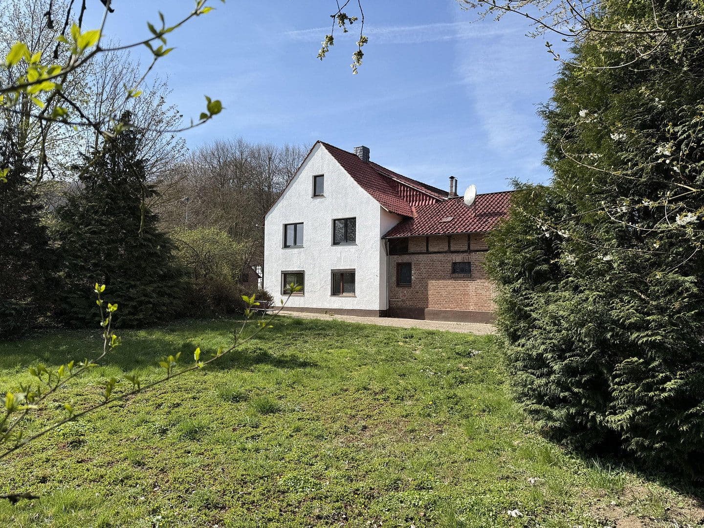 Predaj domu 200 m², pozemek 1.542 m², Einbeck, Dolné Sasko Predaj domu 200 m², pozemek 1.542 m², Einbeck, Dolné Sasko
