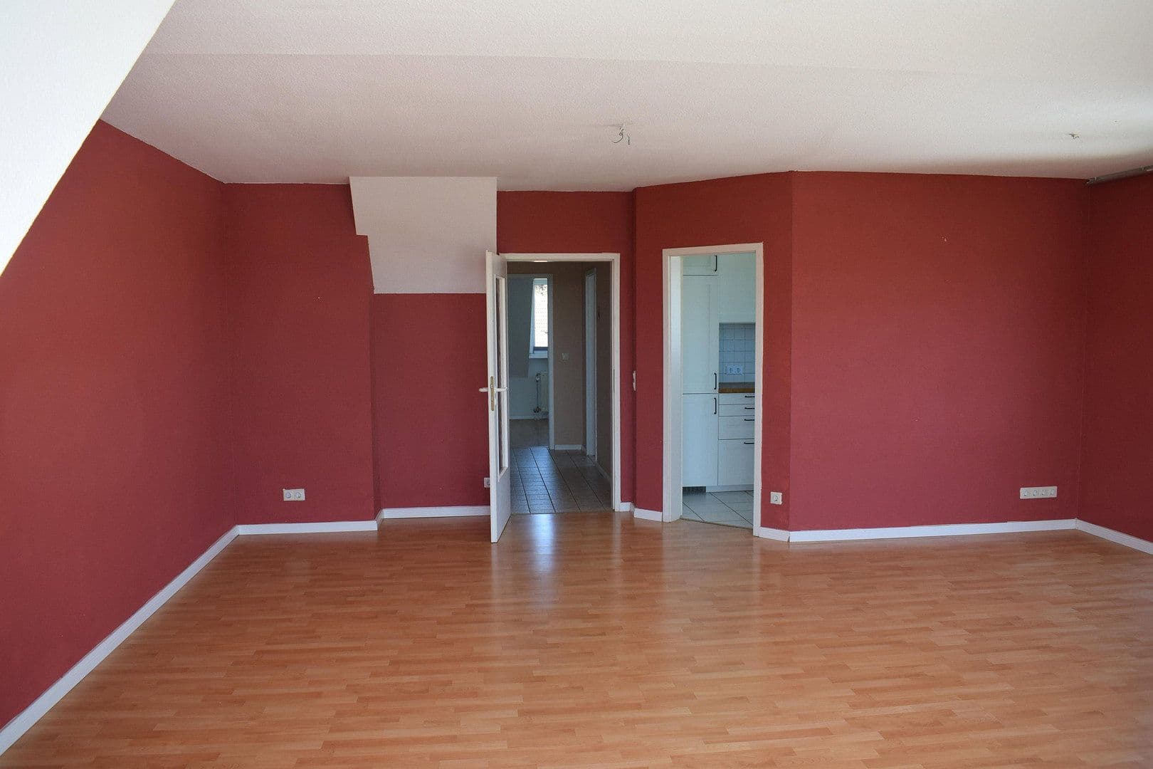 Predaj bytu 3-izbový 82 m², Ringstr. 38-44, Bad Nauheim, Hesensko Predaj bytu 3-izbový 82 m², Ringstr. 38-44, Bad Nauheim, Hesensko