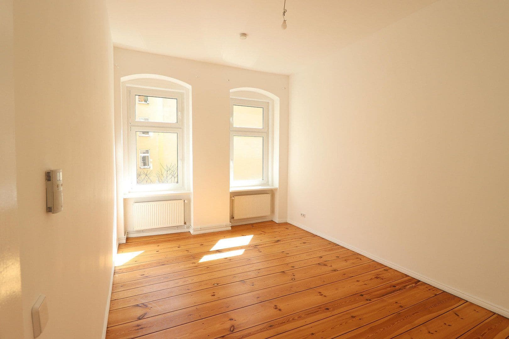 Prenájom bytu 2-izbový 76 m², Antwerpener Str. 00, Berlin, Berlín Prenájom bytu 2-izbový 76 m², Antwerpener Str. 00, Berlin, Berlín