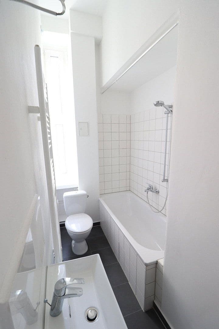 Prenájom bytu 2-izbový 76 m², Antwerpener Str. 00, Berlin, Berlín Prenájom bytu 2-izbový 76 m², Antwerpener Str. 00, Berlin, Berlín