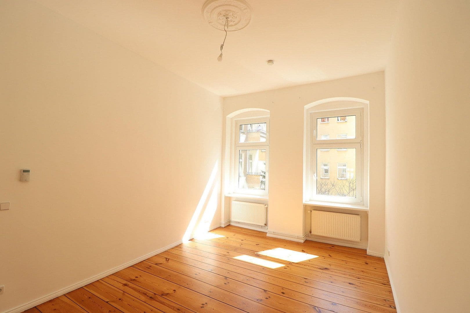 Prenájom bytu 2-izbový 76 m², Antwerpener Str. 00, Berlin, Berlín Prenájom bytu 2-izbový 76 m², Antwerpener Str. 00, Berlin, Berlín