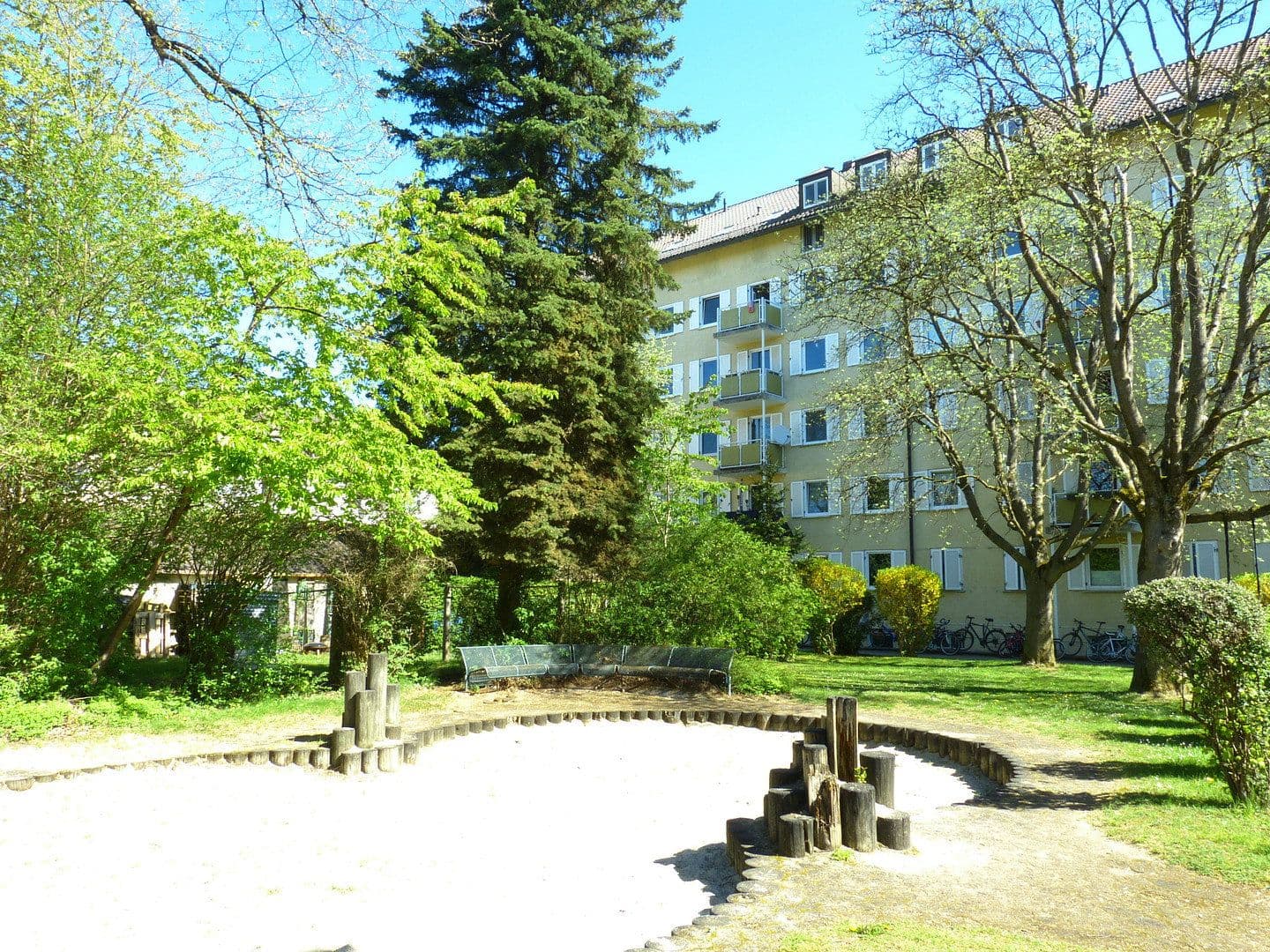 Predaj bytu 3-izbový 89 m², Holsteiner Str., 81377 München, Bavorsko Predaj bytu 3-izbový 89 m², Holsteiner Str., 81377 München, Bavorsko