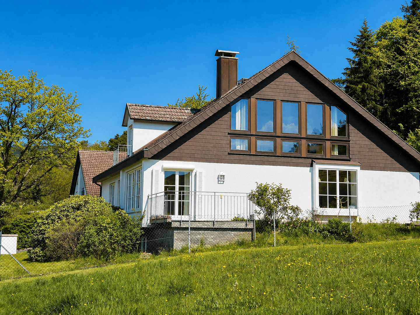 Predaj domu 240 m², pozemek 1.013 m², Großheubach, Bavorsko Predaj domu 240 m², pozemek 1.013 m², Großheubach, Bavorsko