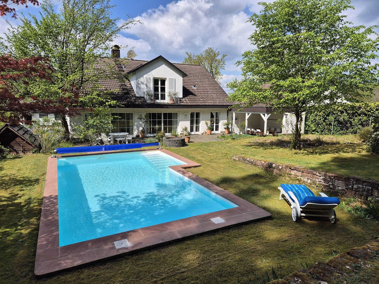 Predaj domu 240 m², pozemek 1.013 m², Großheubach, Bavorsko Predaj domu 240 m², pozemek 1.013 m², Großheubach, Bavorsko