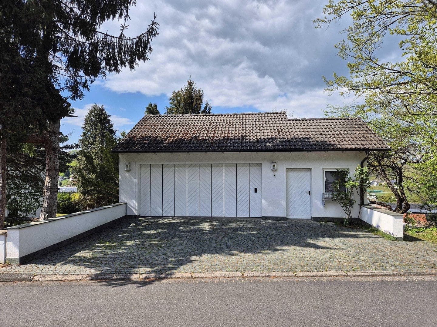 Predaj domu 240 m², pozemek 1.013 m², Großheubach, Bavorsko Predaj domu 240 m², pozemek 1.013 m², Großheubach, Bavorsko
