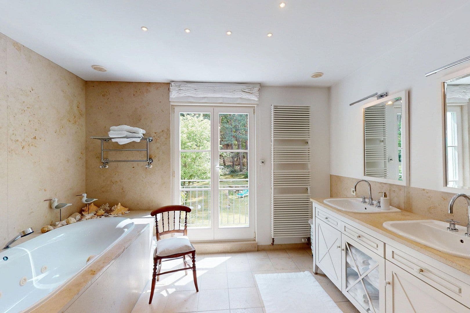 Predaj domu 240 m², pozemek 1.013 m², Großheubach, Bavorsko Predaj domu 240 m², pozemek 1.013 m², Großheubach, Bavorsko