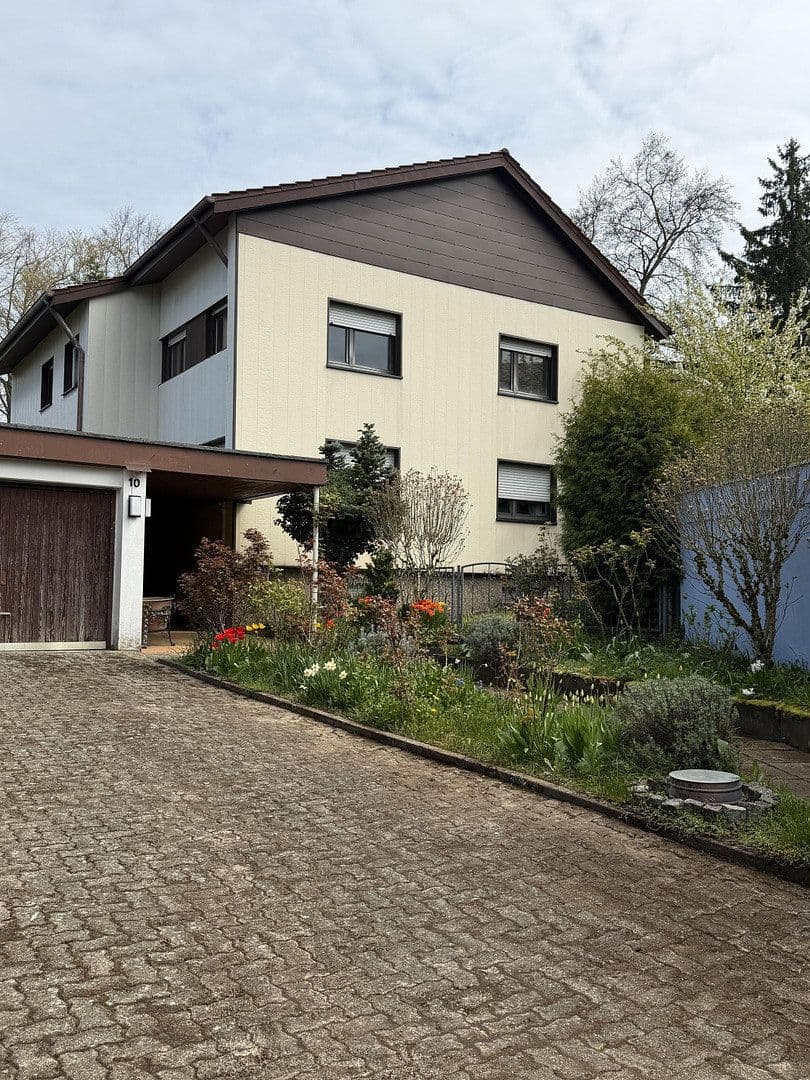 Predaj domu 218 m², pozemek 637 m², Pforzheim, Bádensko-Wurttembersko Predaj domu 218 m², pozemek 637 m², Pforzheim, Bádensko-Wurttembersko