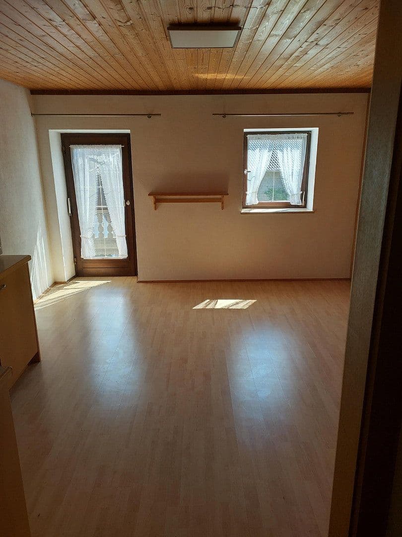 Prenájom bytu 2-izbový 39 m², Höslwang, Bavorsko Prenájom bytu 2-izbový 39 m², Höslwang, Bavorsko