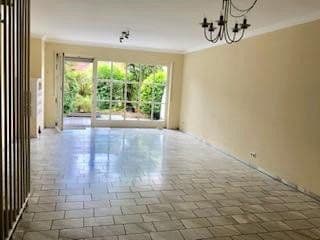 Prenájom domu 149 m², pozemek 56 m², Wiesbaden, Hesensko Prenájom domu 149 m², pozemek 56 m², Wiesbaden, Hesensko