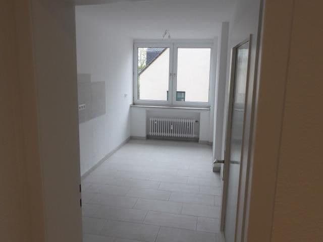 Prenájom bytu 3-izbový 87 m², Kölner Str. 17, Leverkusen, Severné Porýnie - Westfálsko Prenájom bytu 3-izbový 87 m², Kölner Str. 17, Leverkusen, Severné Porýnie - Westfálsko