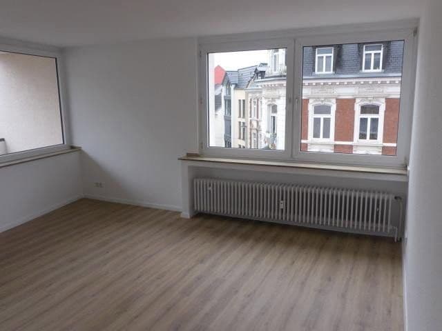 Prenájom bytu 3-izbový 87 m², Kölner Str. 17, Leverkusen, Severné Porýnie - Westfálsko Prenájom bytu 3-izbový 87 m², Kölner Str. 17, Leverkusen, Severné Porýnie - Westfálsko
