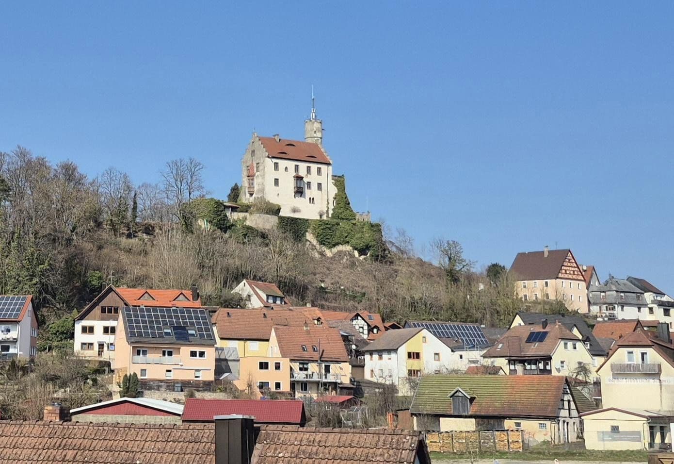 Prenájom bytu 5-izbový 106 m², Pezoldstraße 28, Gößweinstein, Bavorsko Prenájom bytu 5-izbový 106 m², Pezoldstraße 28, Gößweinstein, Bavorsko