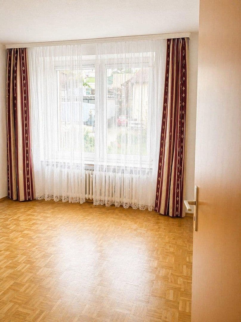 Prenájom bytu 4-izbový 93 m², Nassau, Porýnie-Falcko Prenájom bytu 4-izbový 93 m², Nassau, Porýnie-Falcko