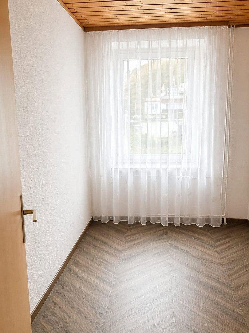Prenájom bytu 4-izbový 93 m², Nassau, Porýnie-Falcko Prenájom bytu 4-izbový 93 m², Nassau, Porýnie-Falcko