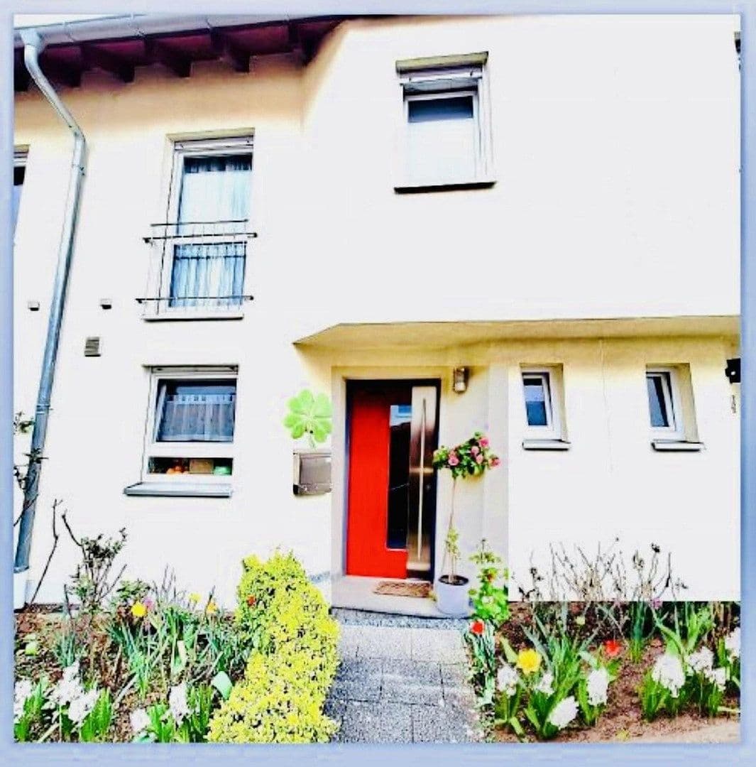Predaj domu 120 m², pozemek 165 m², Grünberger Str. 47a, Nürnberg, Bavorsko Predaj domu 120 m², pozemek 165 m², Grünberger Str. 47a, Nürnberg, Bavorsko