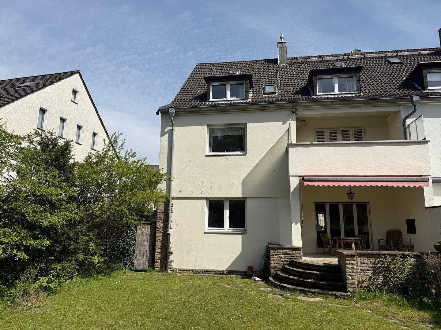 Predaj domu 255 m², pozemek 594 m², Düsseldorf, Severné Porýnie - Westfálsko Predaj domu 255 m², pozemek 594 m², Düsseldorf, Severné Porýnie - Westfálsko