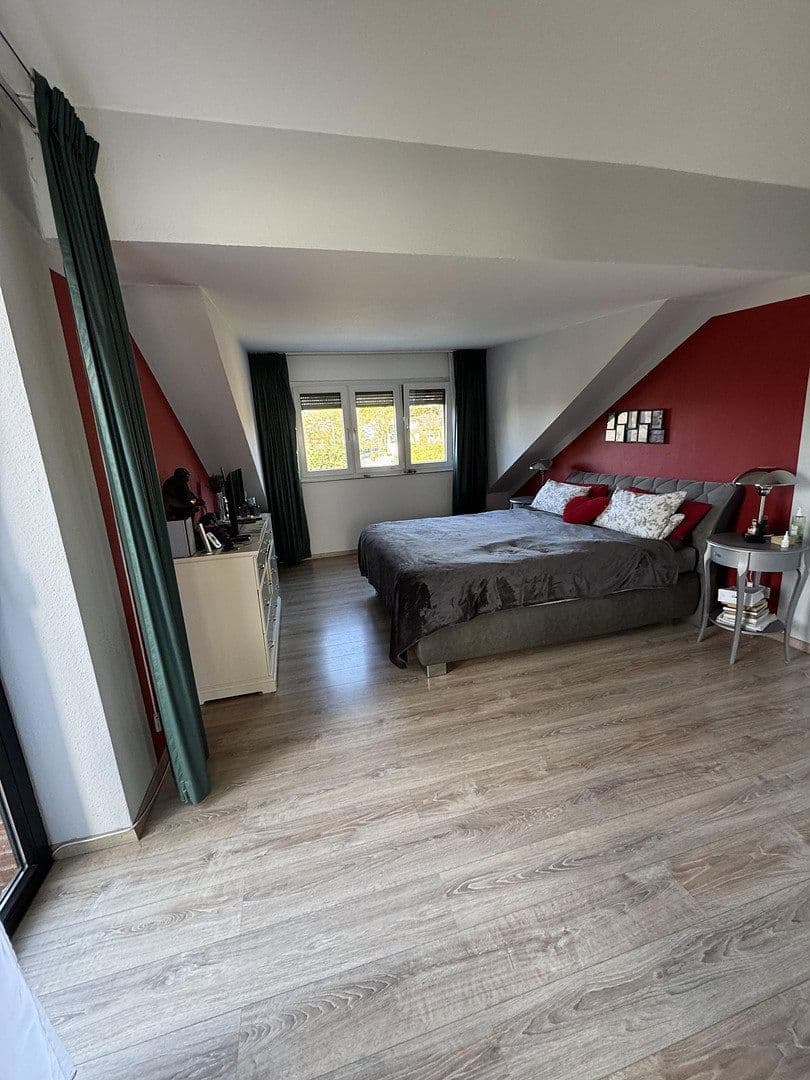 Predaj domu 226 m², pozemek 595 m², Langenhagen, Dolné Sasko Predaj domu 226 m², pozemek 595 m², Langenhagen, Dolné Sasko