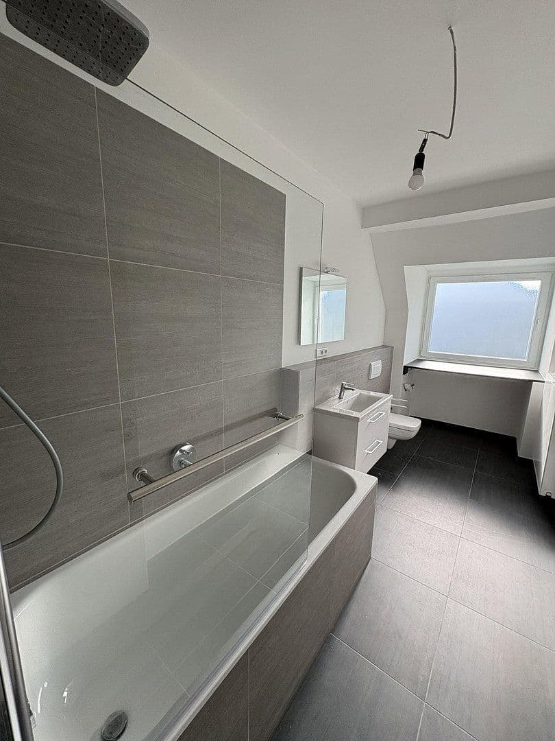 Prenájom bytu 5-izbový 132 m², Luxemburger Str. 257, Köln, Severné Porýnie - Westfálsko Prenájom bytu 5-izbový 132 m², Luxemburger Str. 257, Köln, Severné Porýnie - Westfálsko