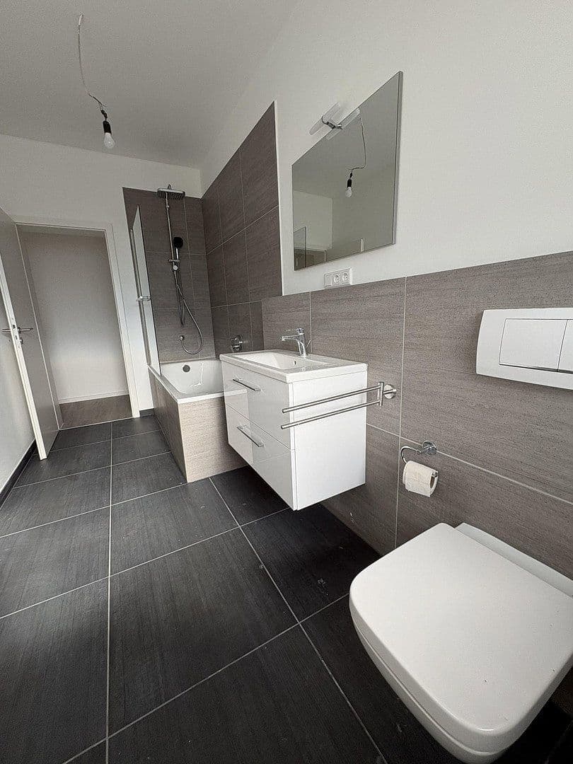 Prenájom bytu 5-izbový 132 m², Luxemburger Str. 257, Köln, Severné Porýnie - Westfálsko Prenájom bytu 5-izbový 132 m², Luxemburger Str. 257, Köln, Severné Porýnie - Westfálsko