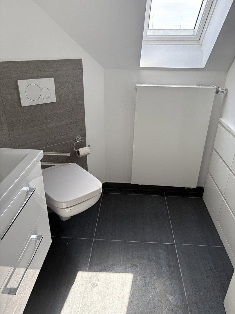 Prenájom bytu 5-izbový 132 m², Luxemburger Str. 257, Köln, Severné Porýnie - Westfálsko Prenájom bytu 5-izbový 132 m², Luxemburger Str. 257, Köln, Severné Porýnie - Westfálsko