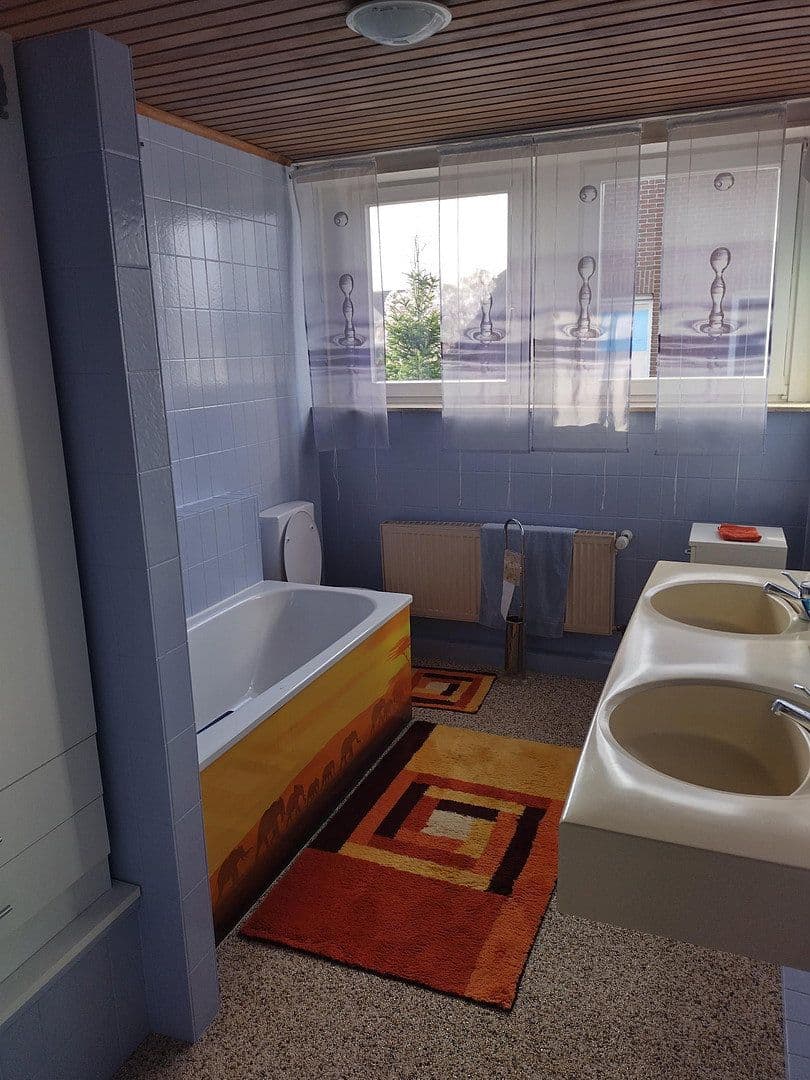 Predaj domu 368 m², pozemek 1.402 m², Hohlweg 8, Nettetal, Severné Porýnie - Westfálsko Predaj domu 368 m², pozemek 1.402 m², Hohlweg 8, Nettetal, Severné Porýnie - Westfálsko