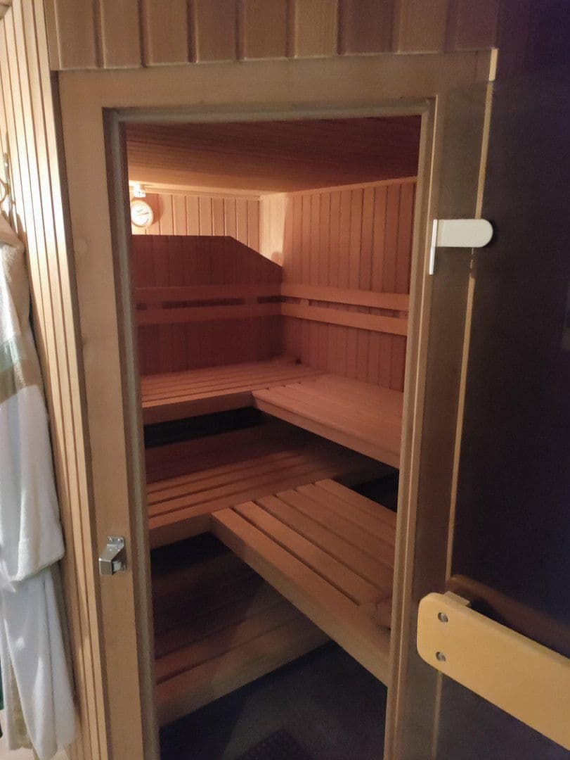 Predaj domu 368 m², pozemek 1.402 m², Hohlweg 8, Nettetal, Severné Porýnie - Westfálsko Predaj domu 368 m², pozemek 1.402 m², Hohlweg 8, Nettetal, Severné Porýnie - Westfálsko