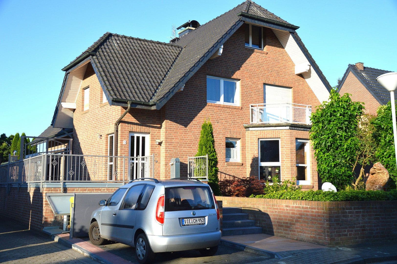 Predaj domu 368 m², pozemek 1.402 m², Hohlweg 8, Nettetal, Severné Porýnie - Westfálsko Predaj domu 368 m², pozemek 1.402 m², Hohlweg 8, Nettetal, Severné Porýnie - Westfálsko