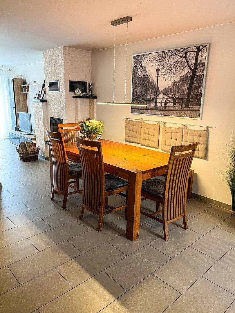 Predaj domu 149 m², pozemek 125 m², Freiberg am Neckar, Bádensko-Wurttembersko Predaj domu 149 m², pozemek 125 m², Freiberg am Neckar, Bádensko-Wurttembersko