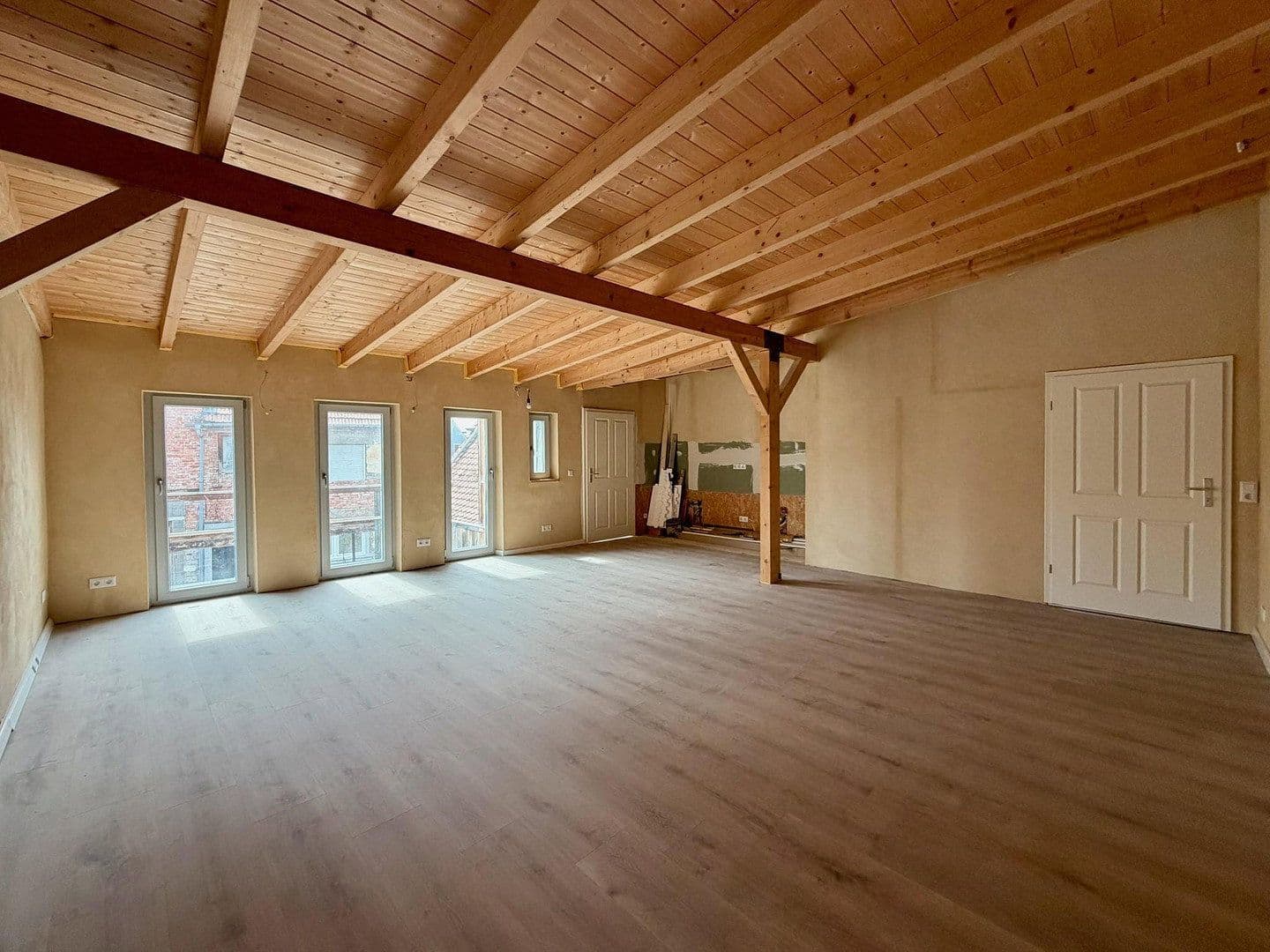 Predaj domu 208 m², pozemek 474 m², Albertshofen, Bavorsko Predaj domu 208 m², pozemek 474 m², Albertshofen, Bavorsko