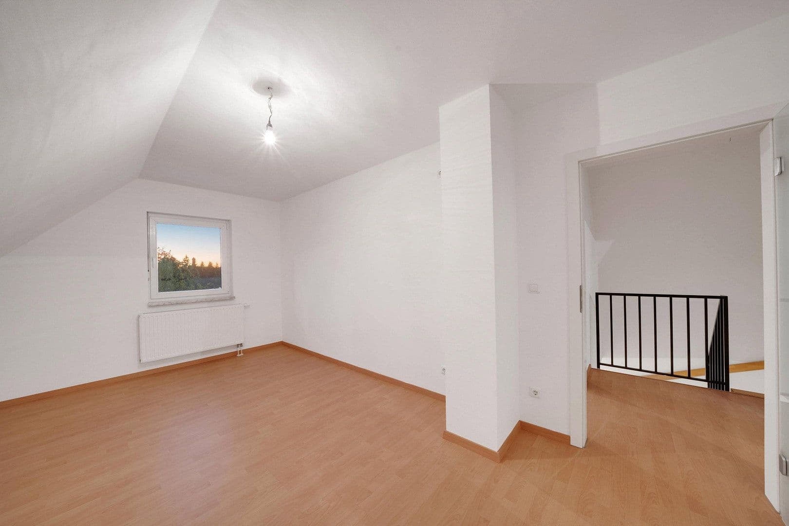 Predaj domu 142 m², pozemek 483 m², Ingolstadt, Bavorsko Predaj domu 142 m², pozemek 483 m², Ingolstadt, Bavorsko