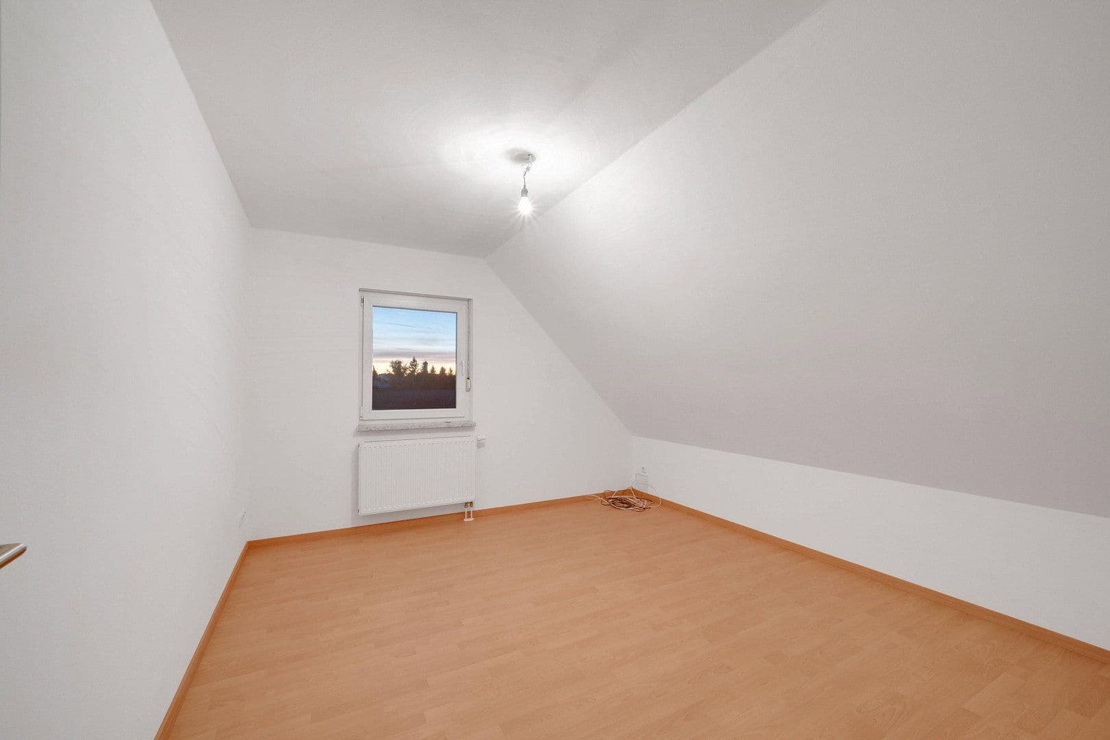 Predaj domu 142 m², pozemek 483 m², Ingolstadt, Bavorsko Predaj domu 142 m², pozemek 483 m², Ingolstadt, Bavorsko