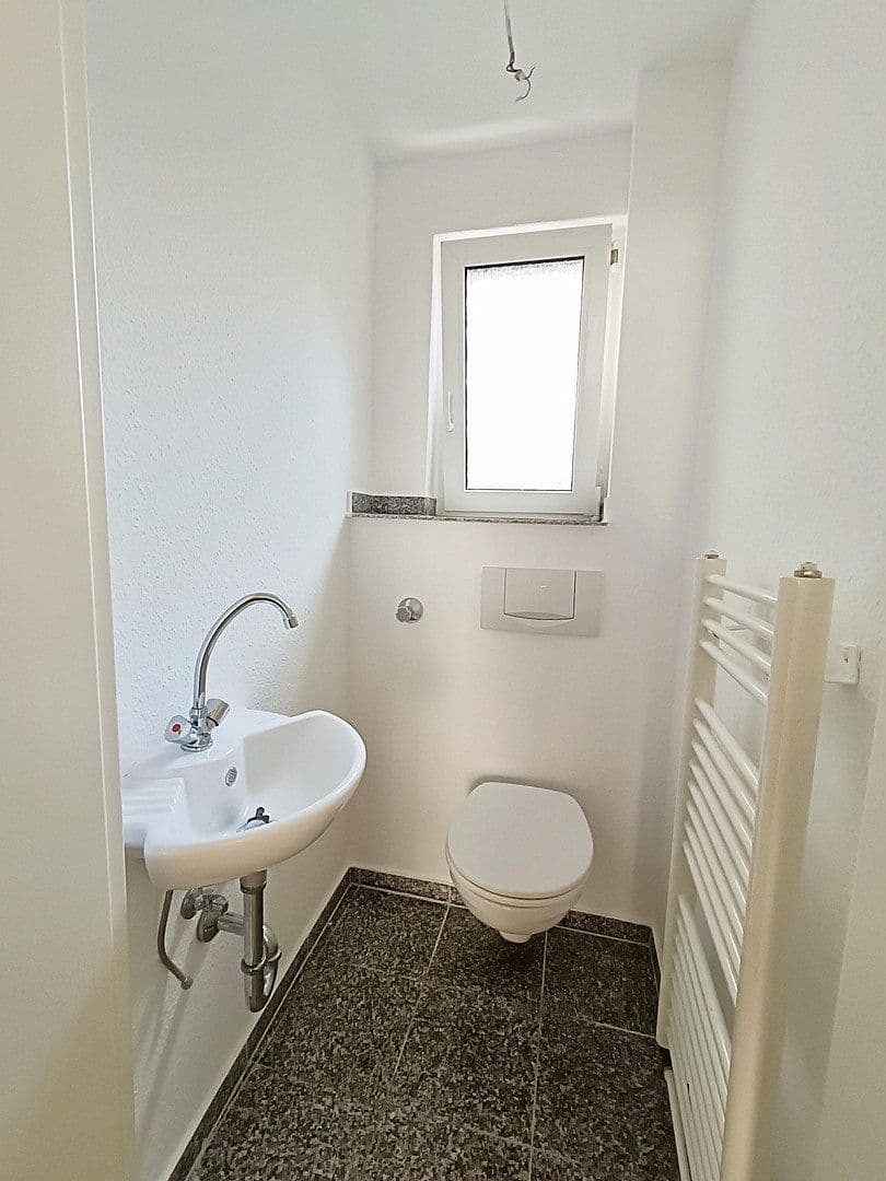 Prenájom bytu 3-izbový 80 m², Wilhelmstraße 37a, Lüdenscheid, Severné Porýnie - Westfálsko Prenájom bytu 3-izbový 80 m², Wilhelmstraße 37a, Lüdenscheid, Severné Porýnie - Westfálsko