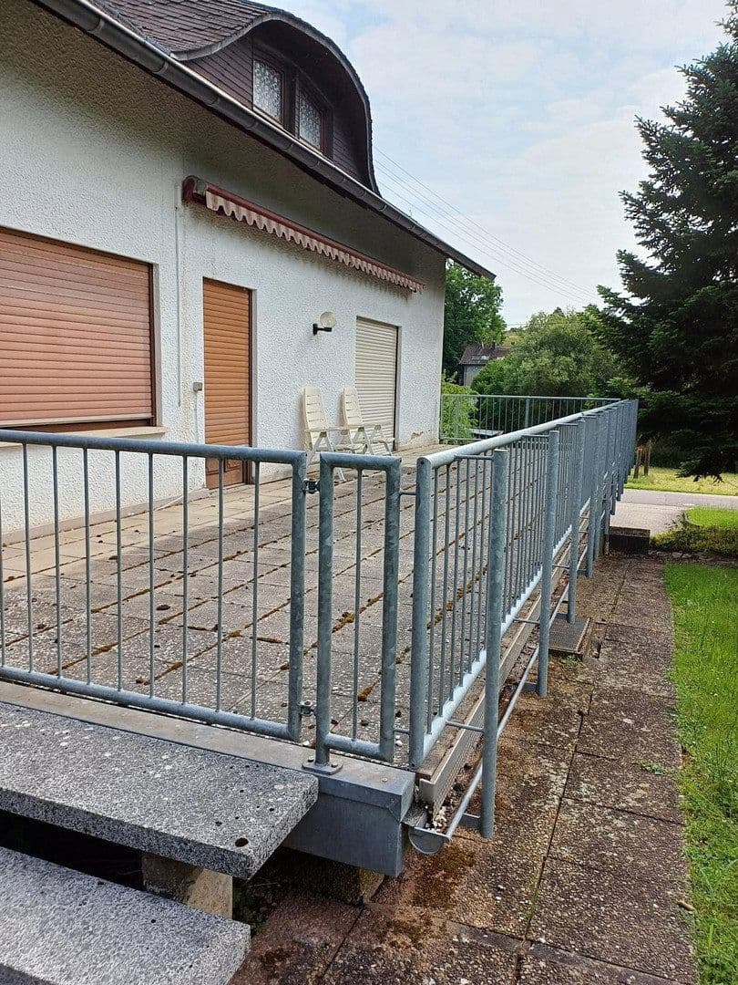 Predaj domu 195 m², pozemek 1.733 m², Heusweiler, Sársko Predaj domu 195 m², pozemek 1.733 m², Heusweiler, Sársko