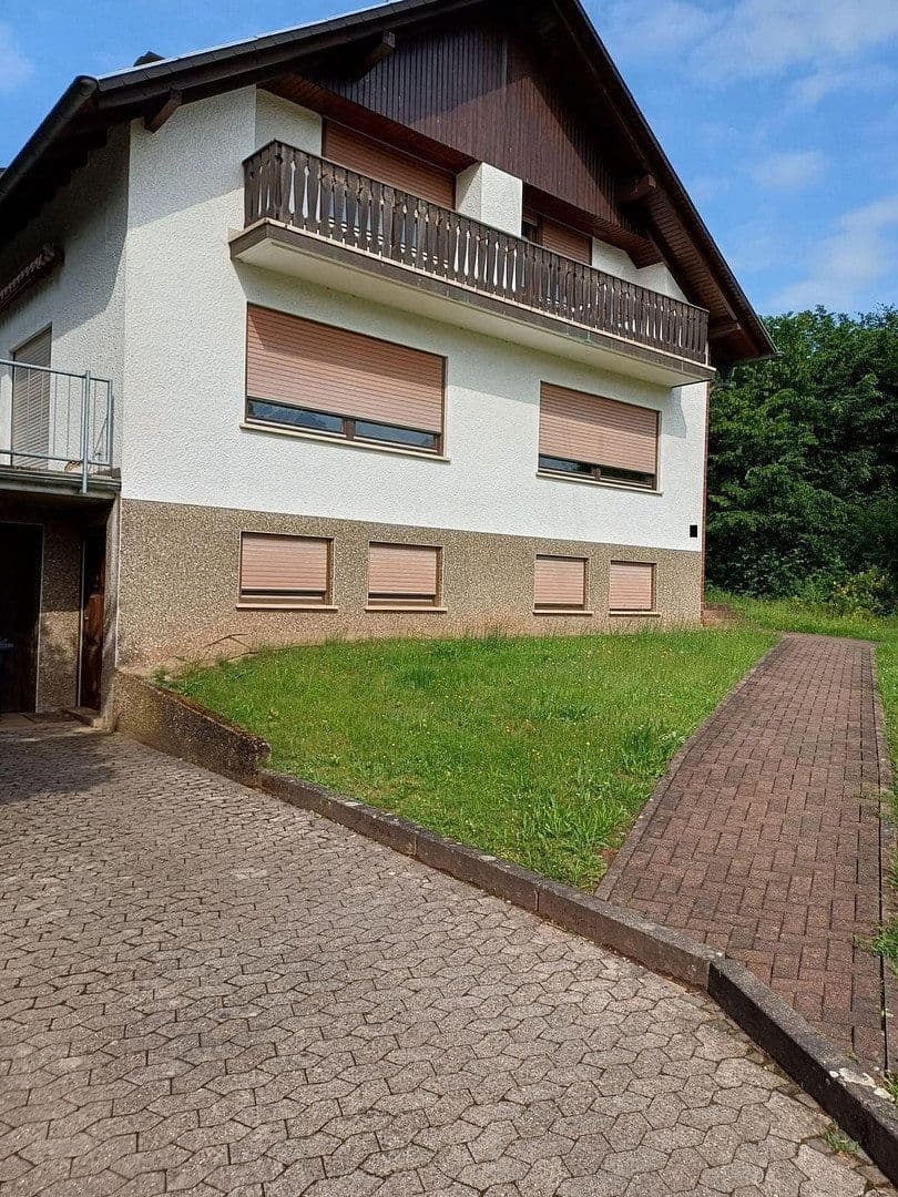 Predaj domu 195 m², pozemek 1.733 m², Heusweiler, Sársko Predaj domu 195 m², pozemek 1.733 m², Heusweiler, Sársko